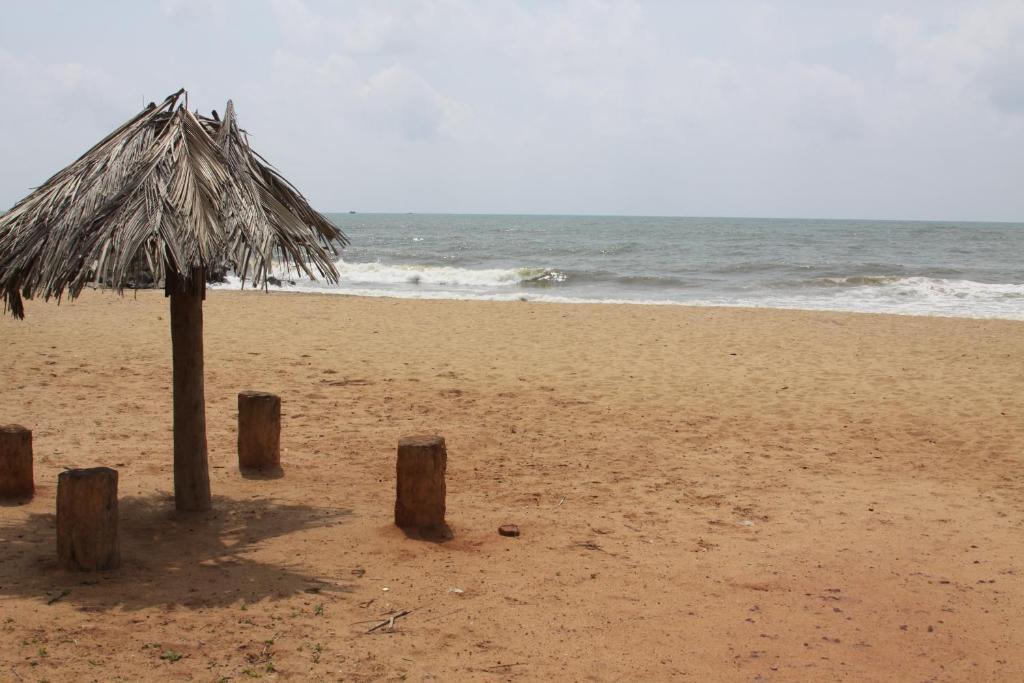 Ceylonica Beach Hotel Negombo Exterior foto