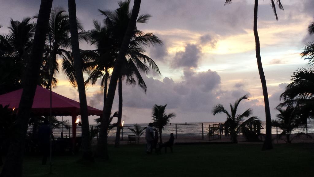 Ceylonica Beach Hotel Negombo Exterior foto